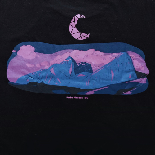 Camiseta Pedra Riscada - Coleção Montanhas Lunáticas