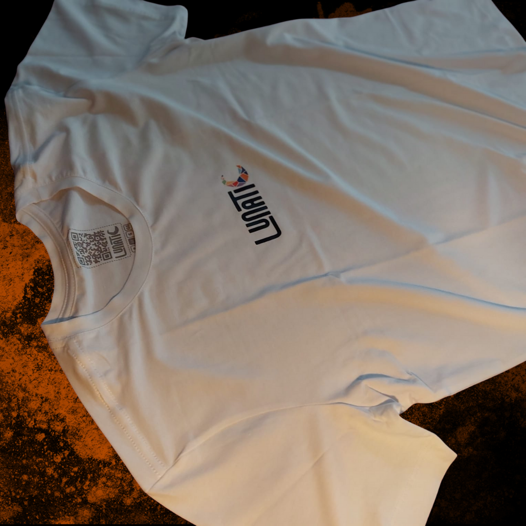 Camisa Básica Lunatic - Branca